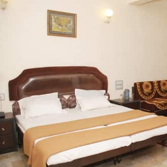 Hotel Royal, Ahmedabad 3